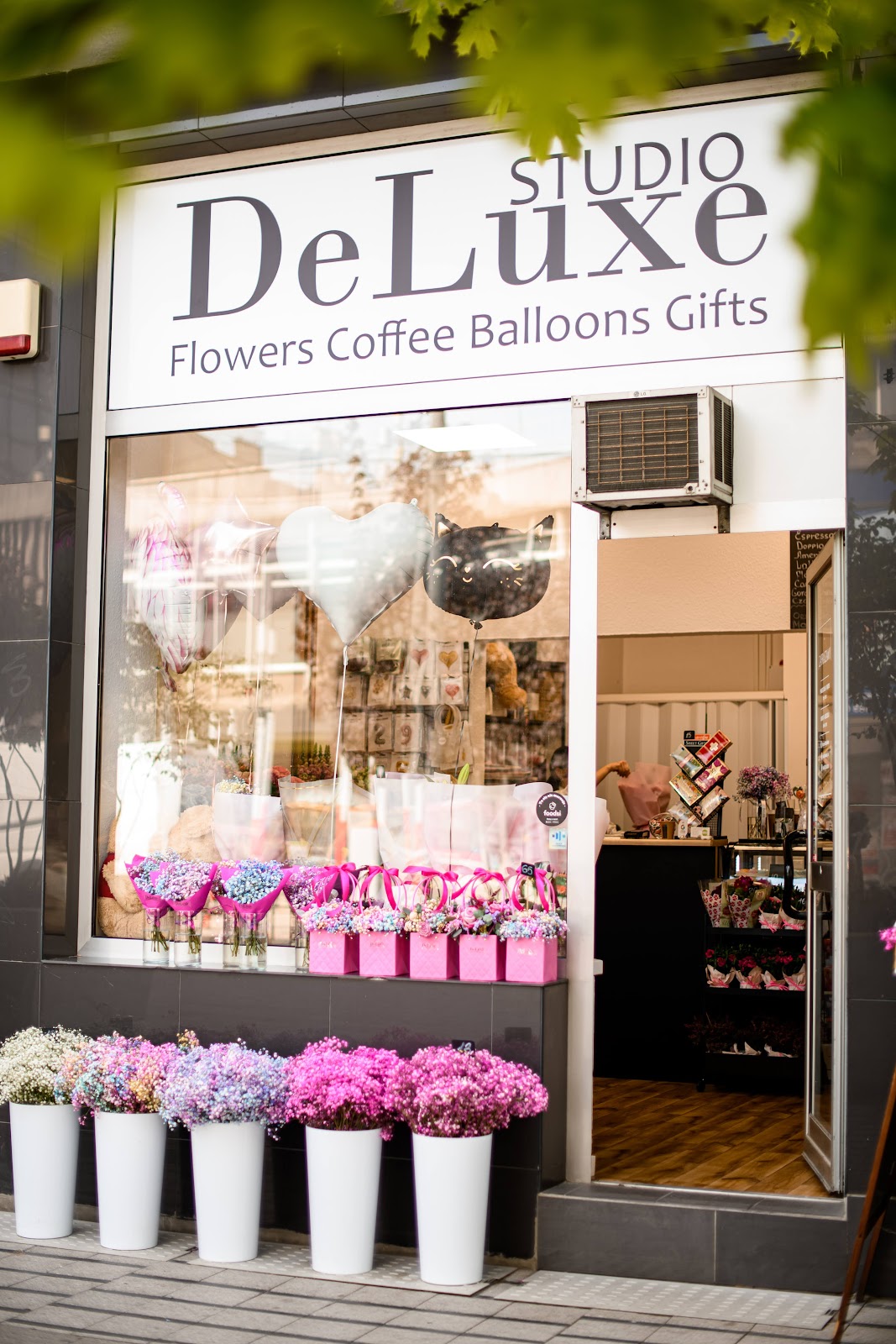 Kwiaciarnia Studio DeLuxe – Dostawa Kwiatów, Bukiety ślubne | Poznań Święty Marcin 59 — Florist