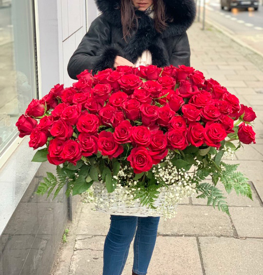 Telekwiaciarnia Poznań - florystyczna poczta, kwiatowa dostawa — Florist